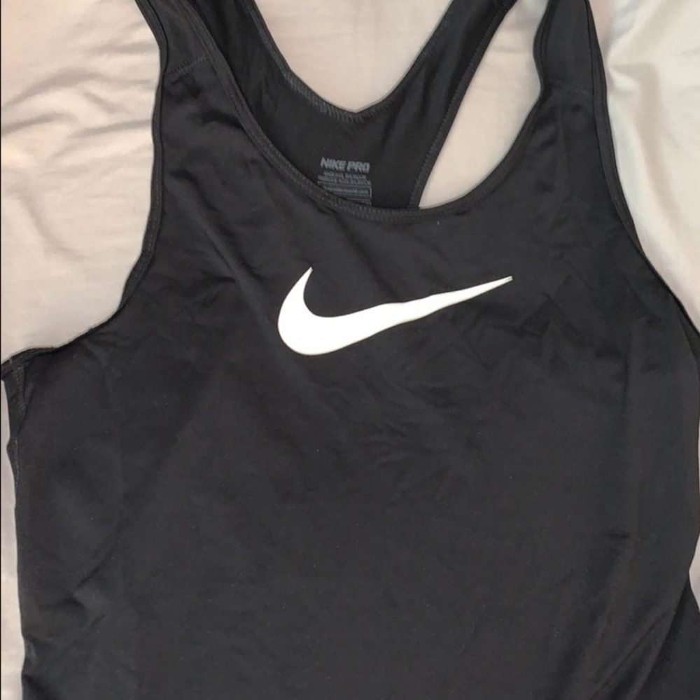 Nike shirt - Picture 1 of 1